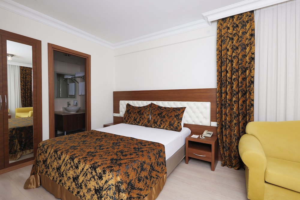 The Corner Park Hotel 24