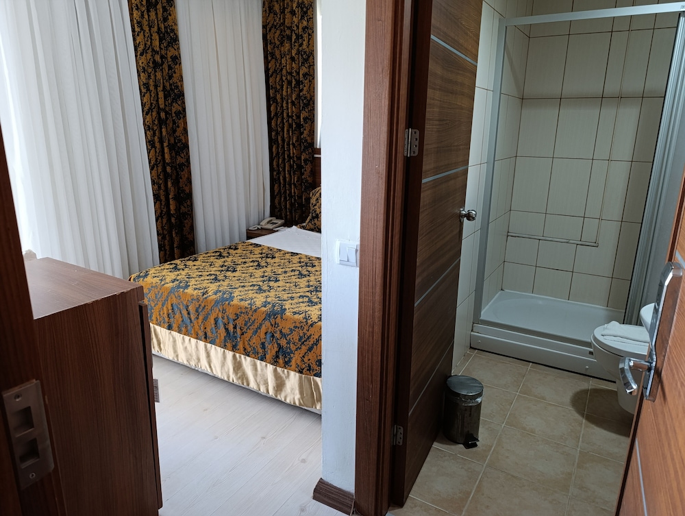 The Corner Park Hotel 11