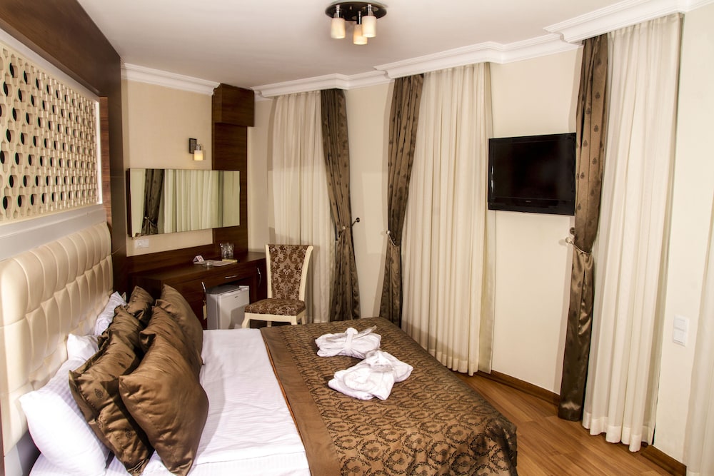The Corner Park Hotel 3