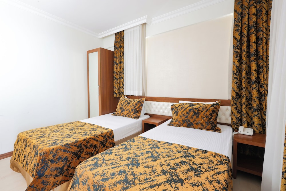 The Corner Park Hotel 19