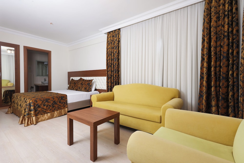 The Corner Park Hotel 21