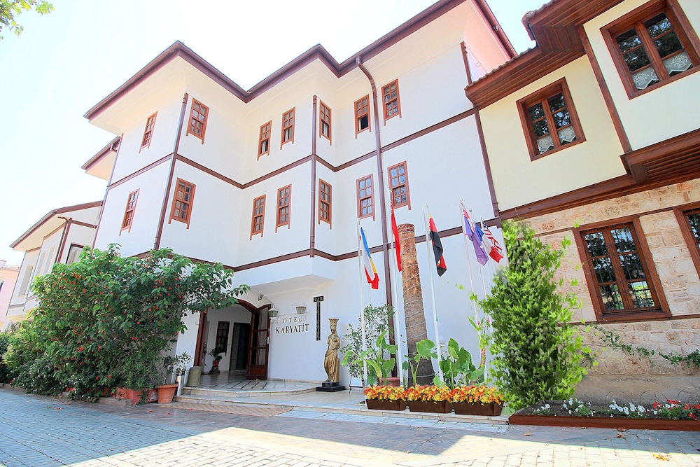 Karyatit Hotel 1