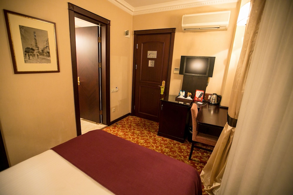 Pera Rose Hotel 17