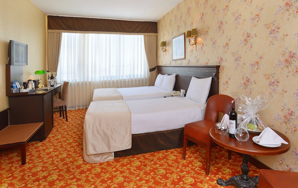 Pera Rose Hotel 10