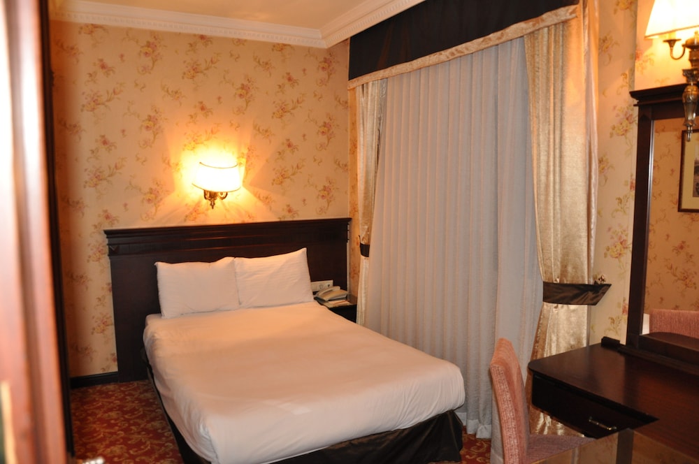 Pera Rose Hotel 13