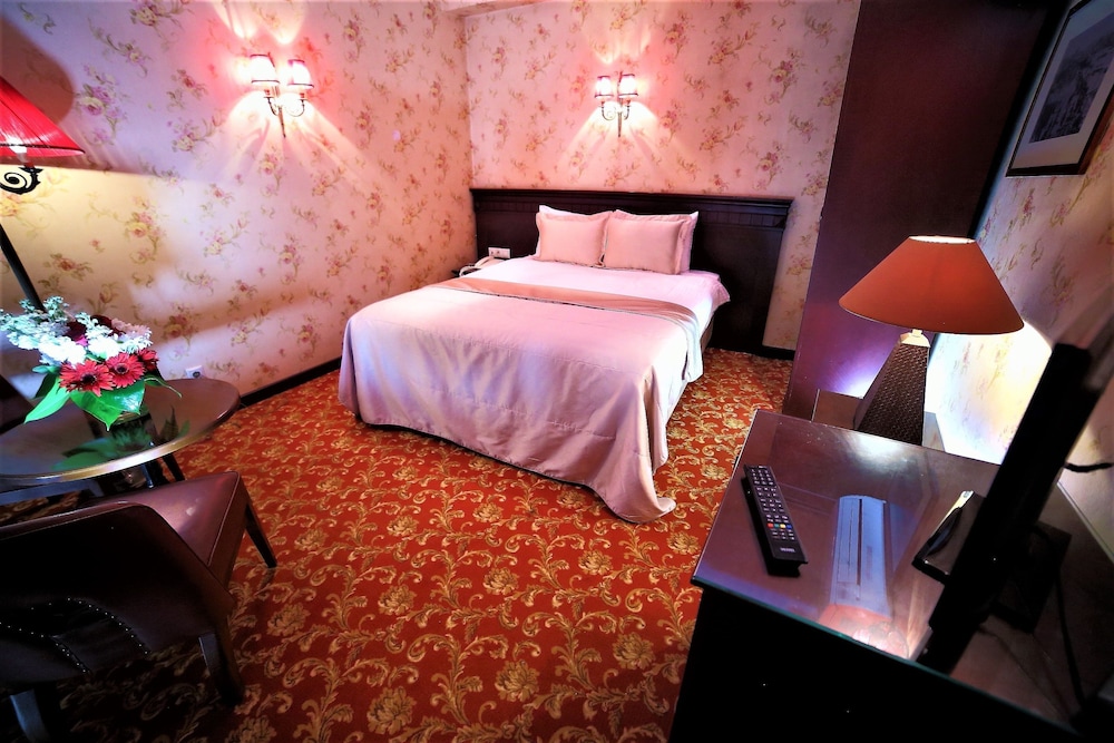 Pera Rose Hotel 24