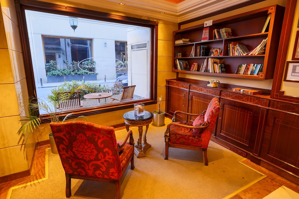 Pera Rose Hotel 9