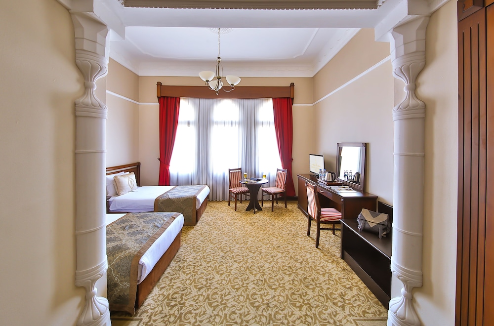 Legacy Ottoman Hotel 9