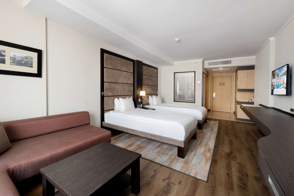 Ramada Plaza by Wyndham Istanbul City Center 5