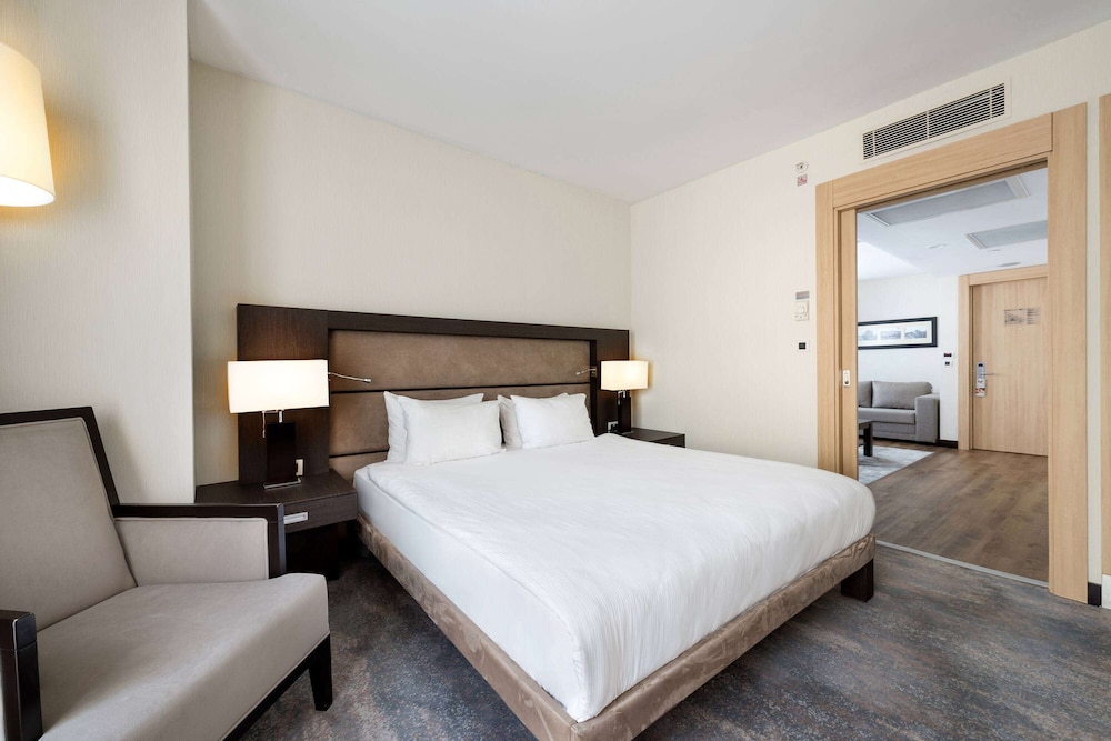 Ramada Plaza by Wyndham Istanbul City Center 13