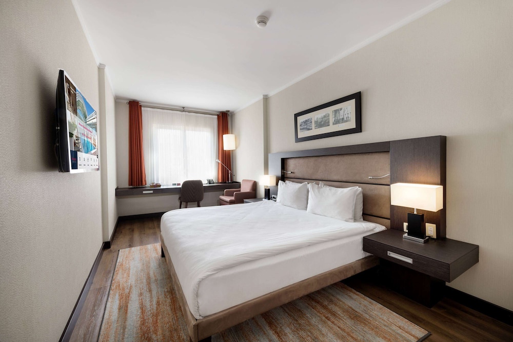 Ramada Plaza by Wyndham Istanbul City Center 11