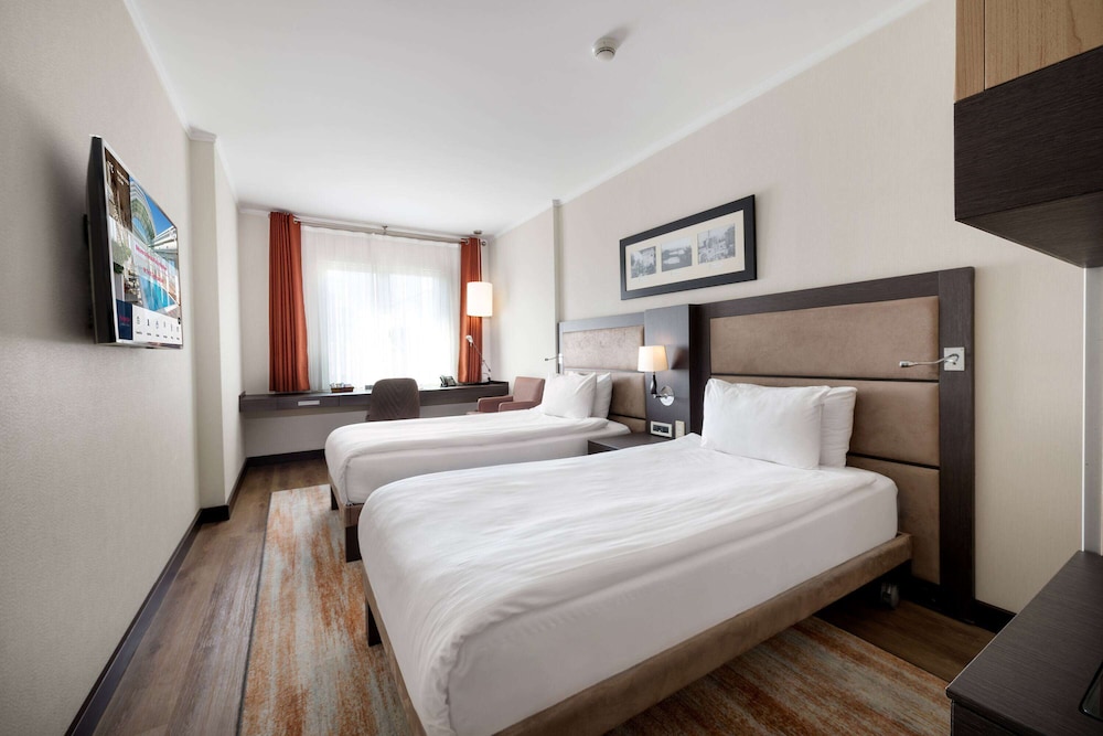 Ramada Plaza by Wyndham Istanbul City Center 8