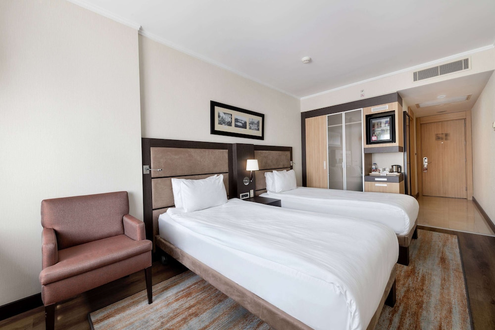 Ramada Plaza by Wyndham Istanbul City Center 10