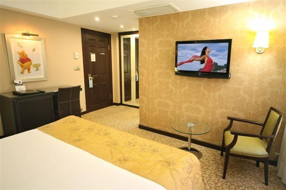 Cartoon Hotel 20