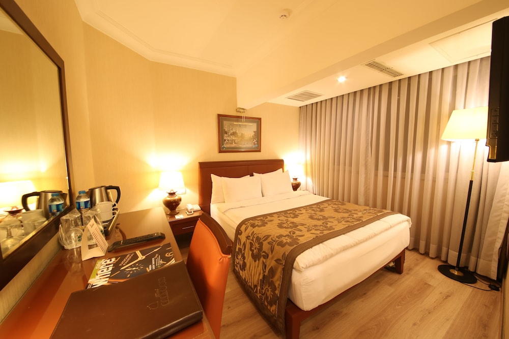 Cartoon Hotel 9