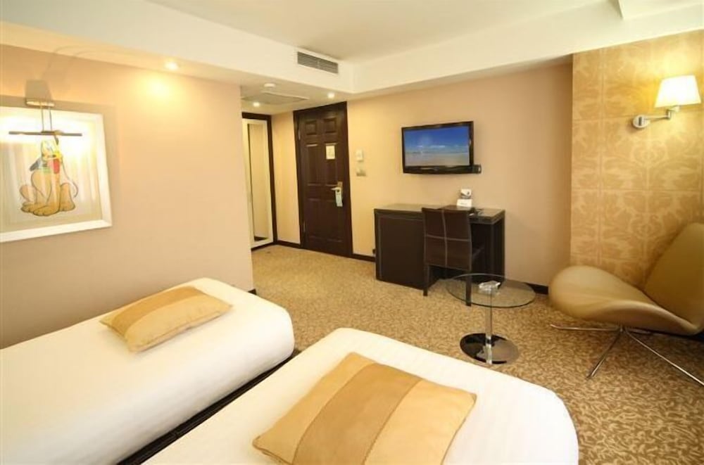 Cartoon Hotel 18