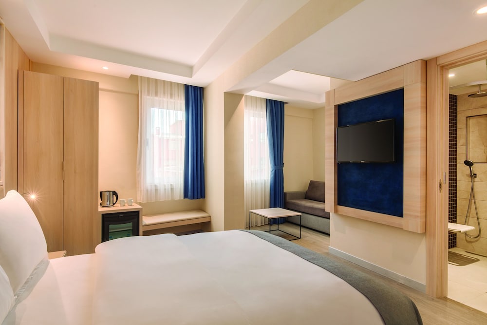 Ramada by Wyndham Istanbul Old City 18