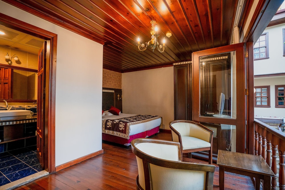 Mediterra Art Hotel 9