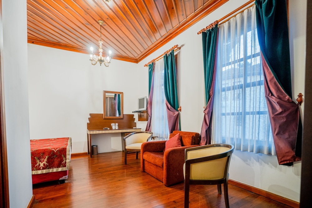Mediterra Art Hotel 3