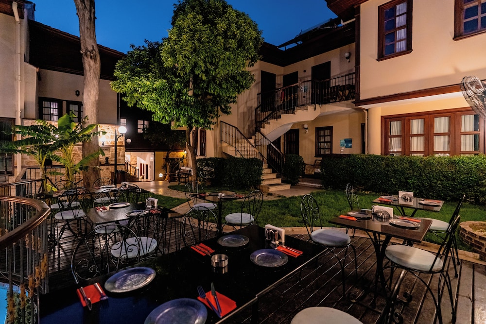 Mediterra Art Hotel 1