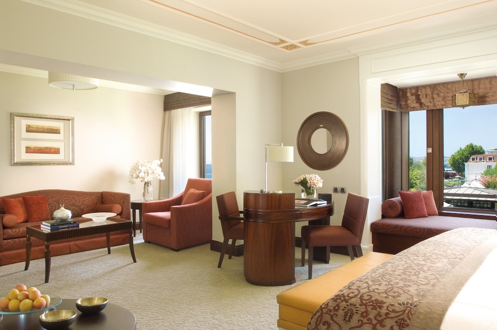 Four Seasons Hotel Istanbul At The Bosphorus 5