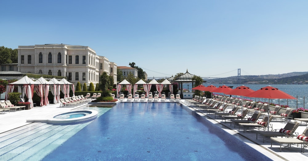 Four Seasons Hotel Istanbul At The Bosphorus 22