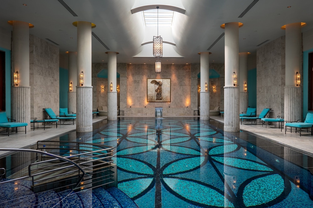 Four Seasons Hotel Istanbul At The Bosphorus 21