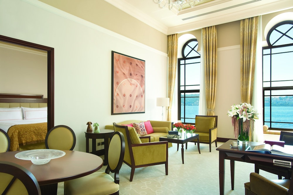 Four Seasons Hotel Istanbul At The Bosphorus 14