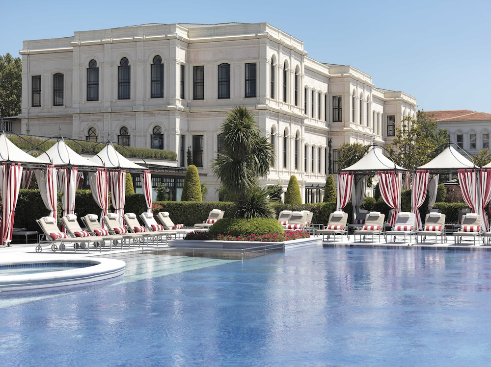 Four Seasons Hotel Istanbul At The Bosphorus 24