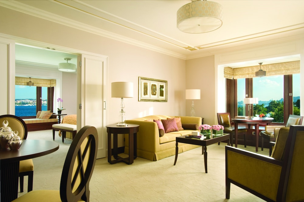 Four Seasons Hotel Istanbul At The Bosphorus 4