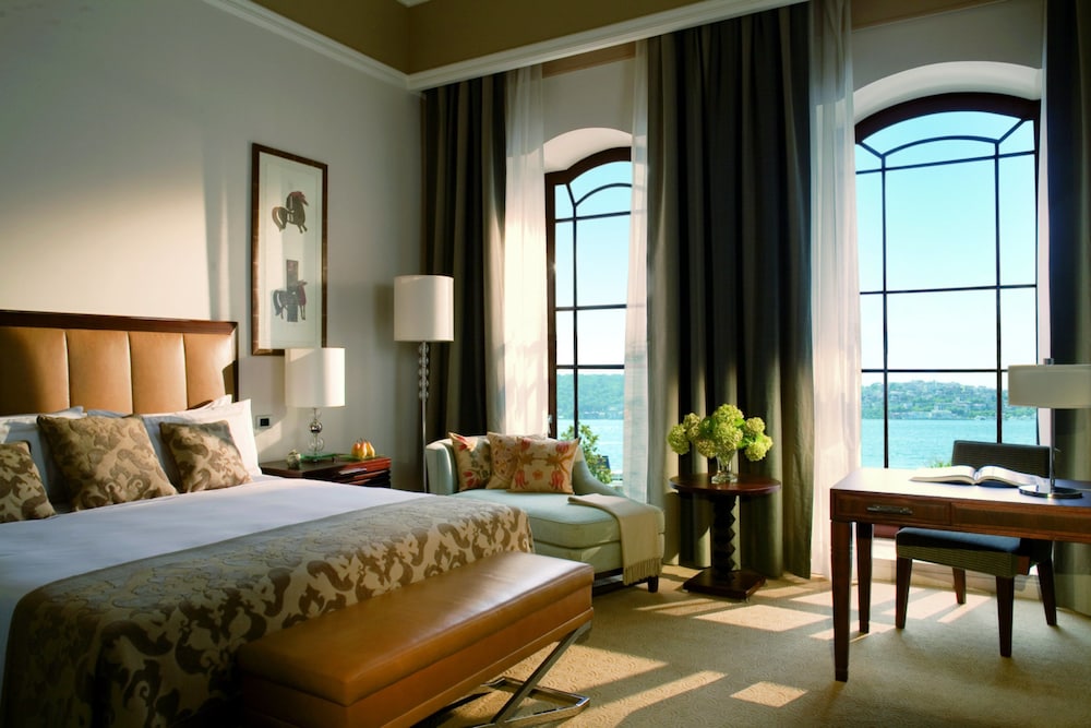 Four Seasons Hotel Istanbul At The Bosphorus 3