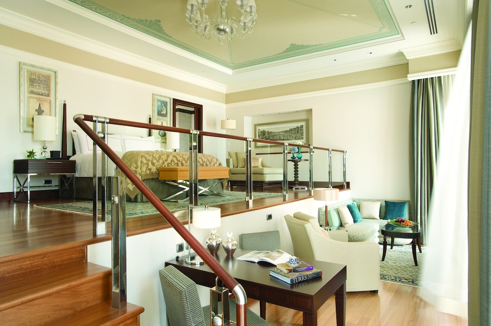 Four Seasons Hotel Istanbul At The Bosphorus 13