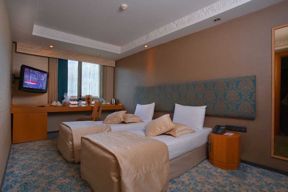 Pera Tulip Hotel 8