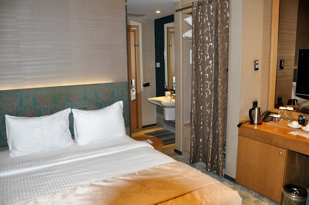 Pera Tulip Hotel 6