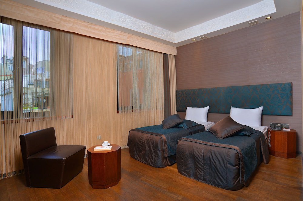 Pera Tulip Hotel 4