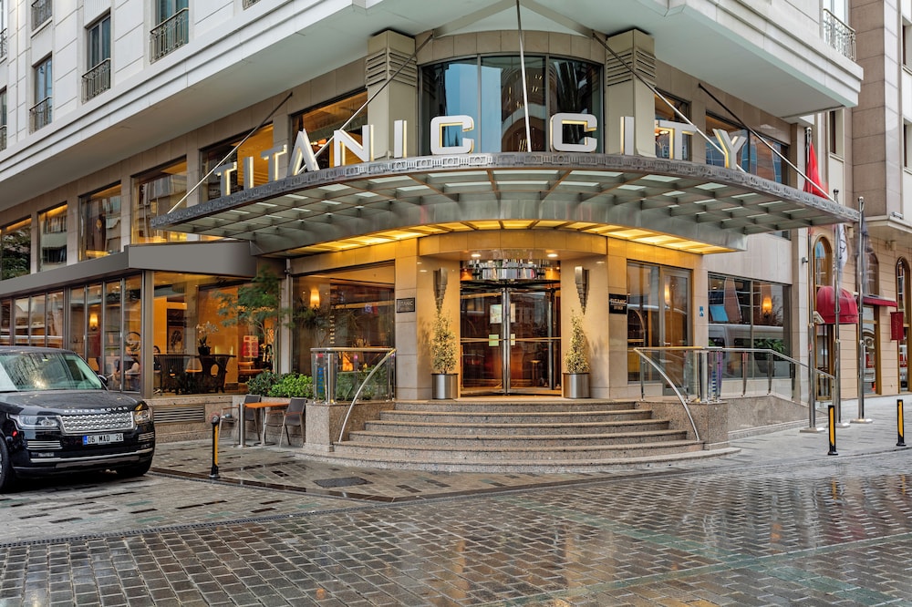 Titanic City Taksim 1