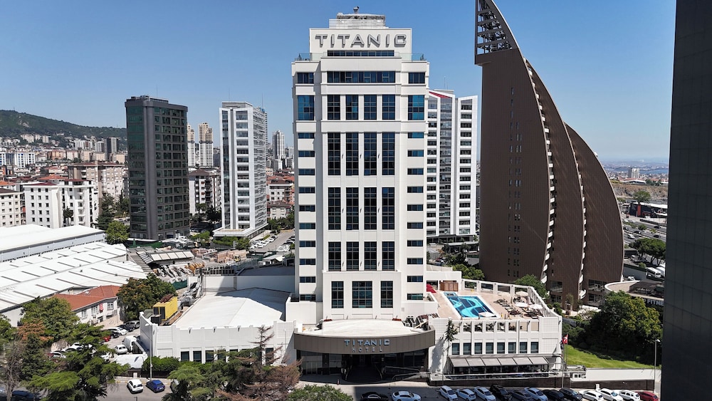 Titanic Business Kartal 1