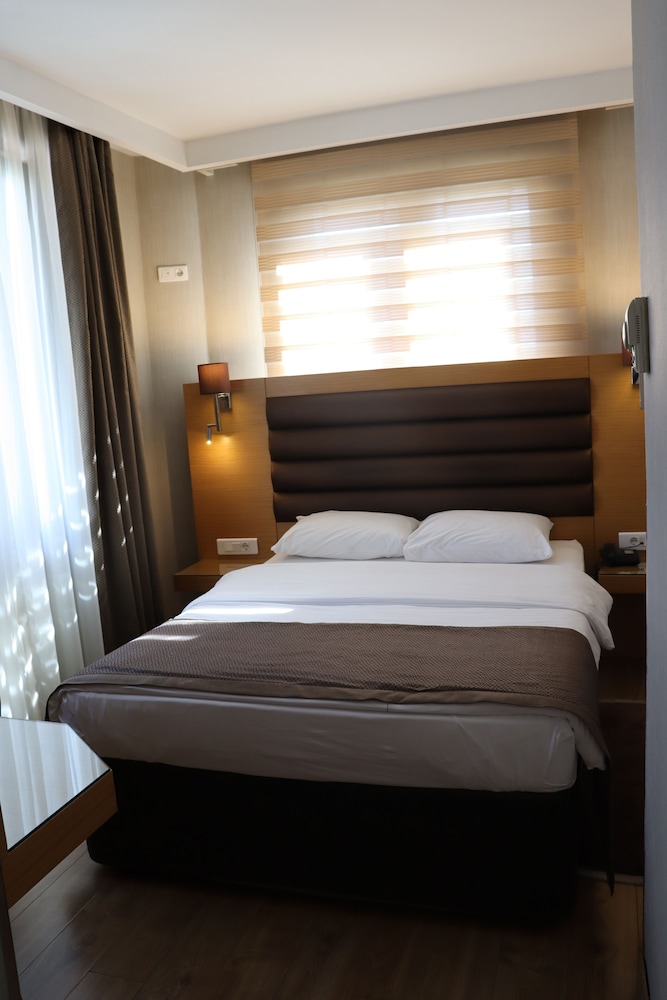Riva Hotel Taksim 7