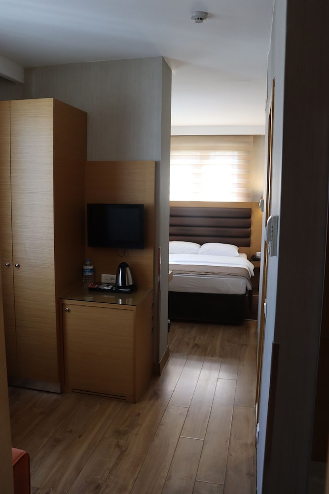 Riva Hotel Taksim 8