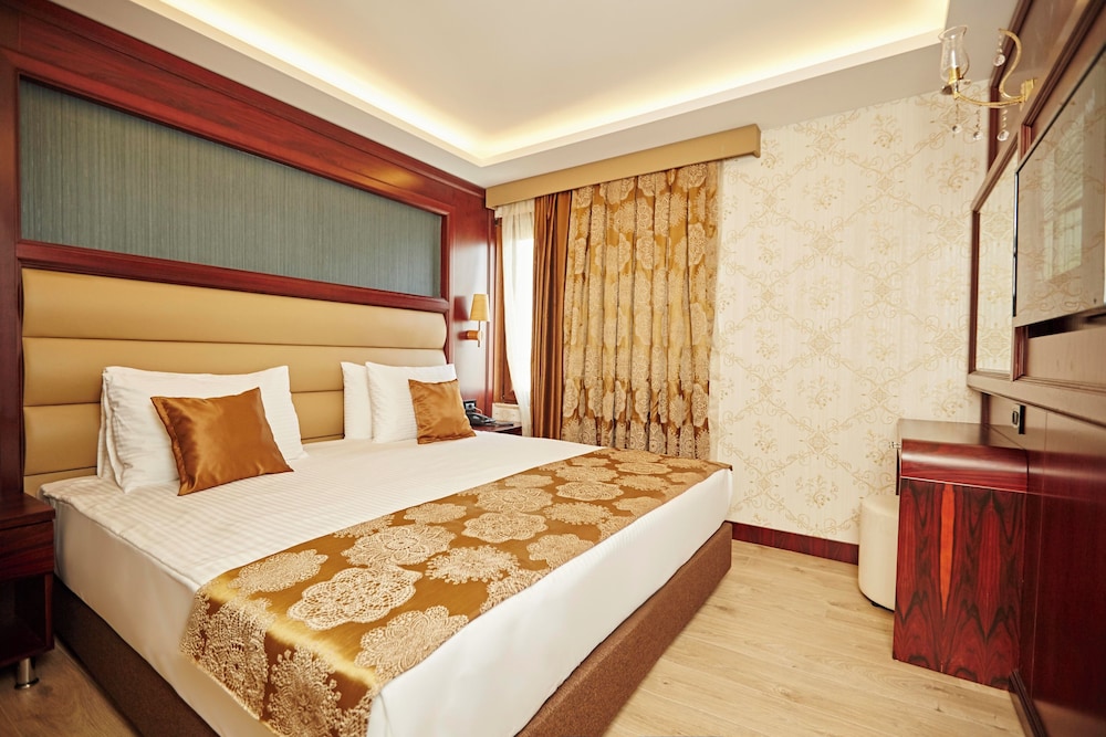 Ilkbal Deluxe Hotel 22