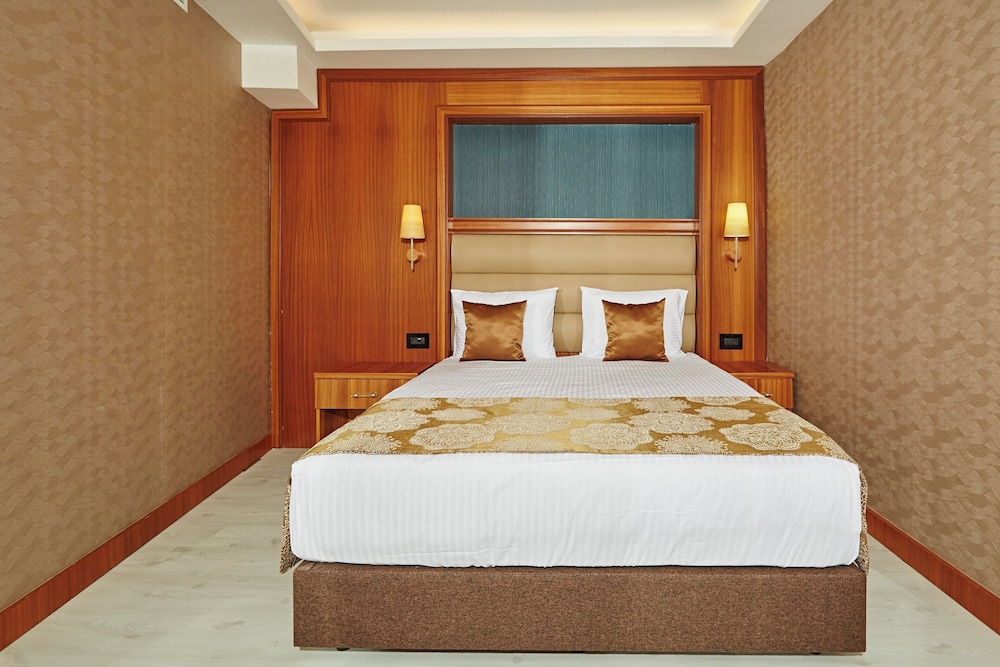 Ilkbal Deluxe Hotel 20