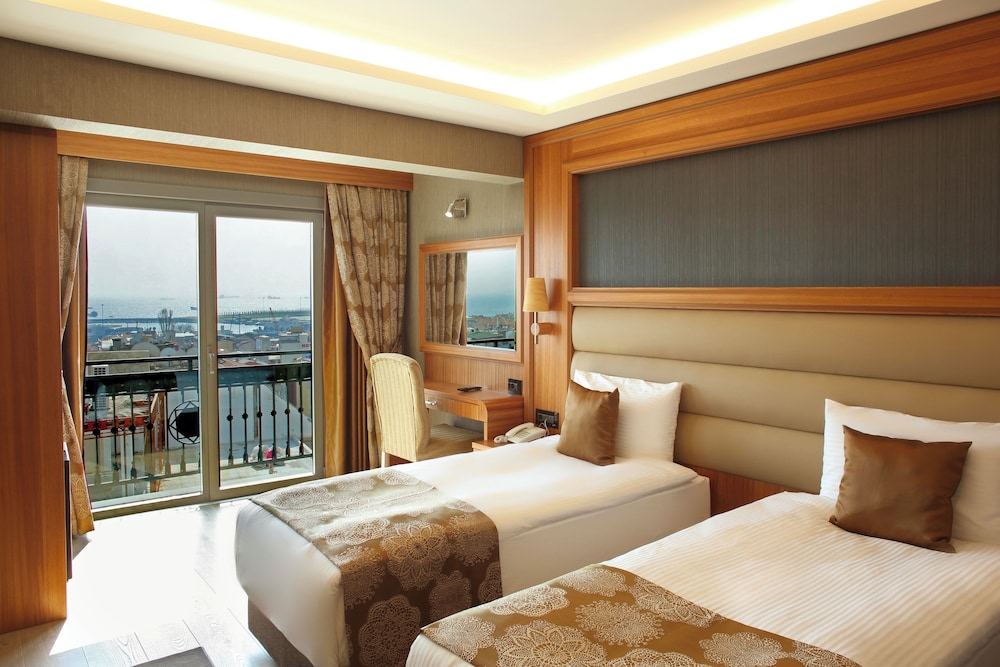 Ilkbal Deluxe Hotel 19