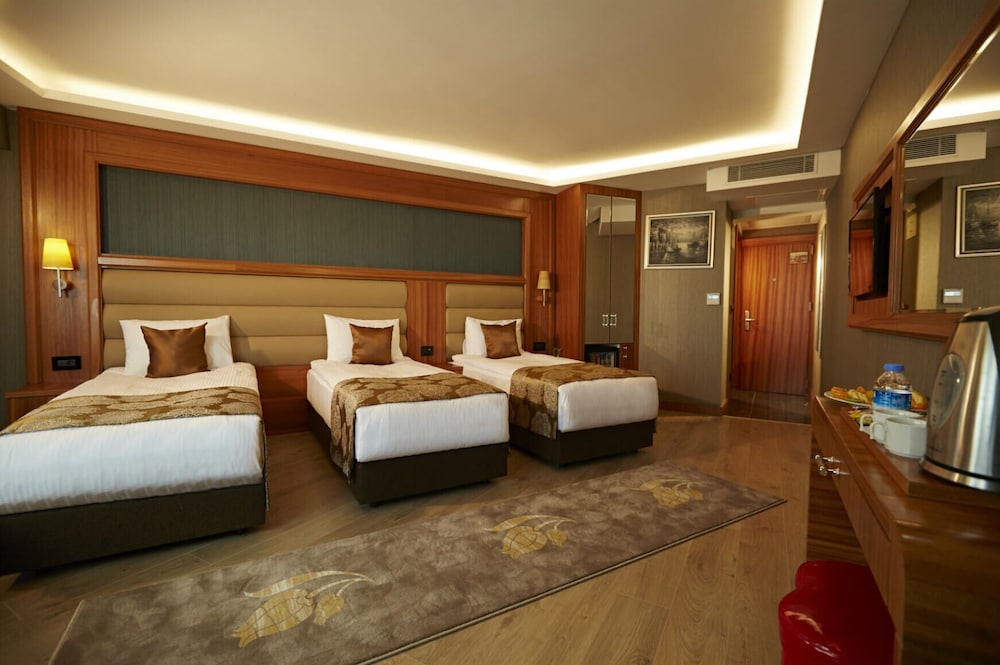 Ilkbal Deluxe Hotel 15