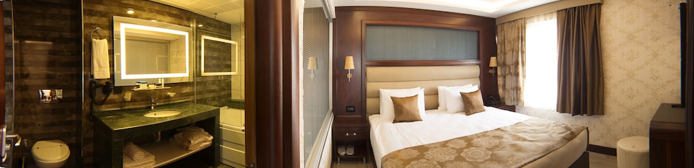 Ilkbal Deluxe Hotel 4