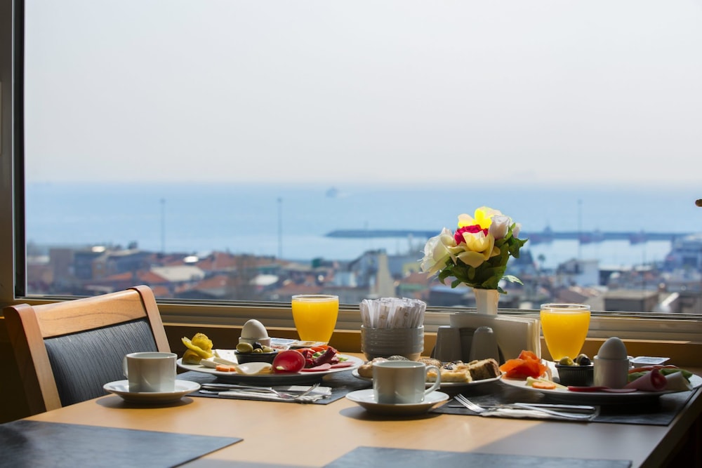 Ilkbal Deluxe Hotel 1