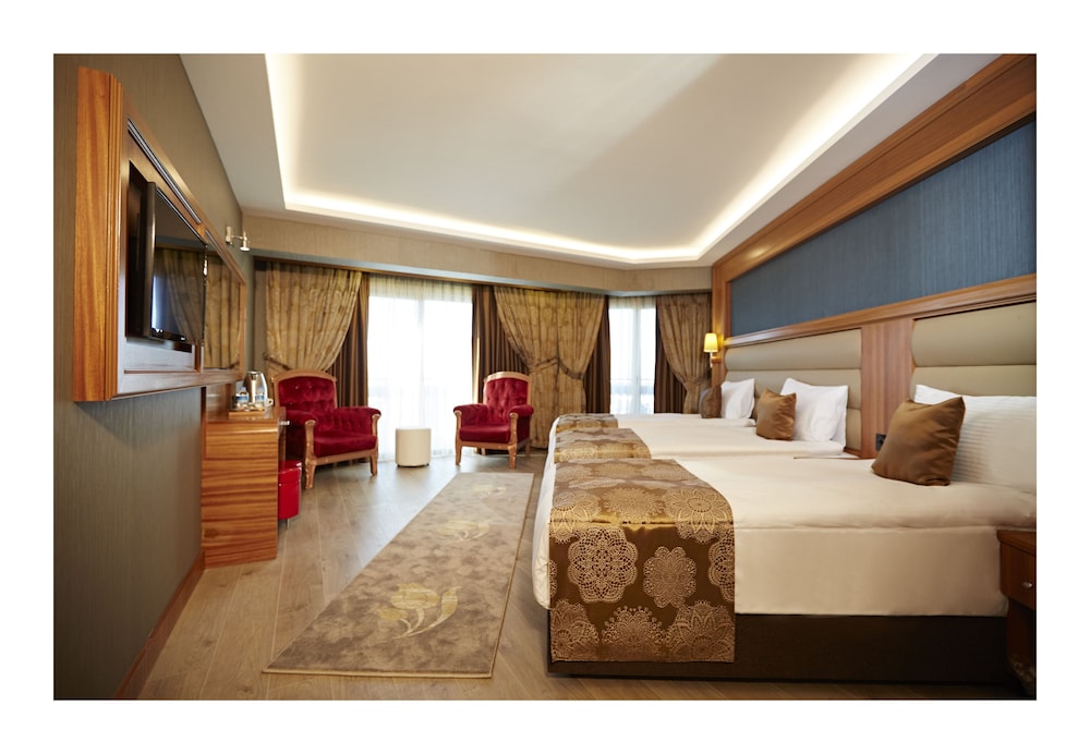 Ilkbal Deluxe Hotel 3