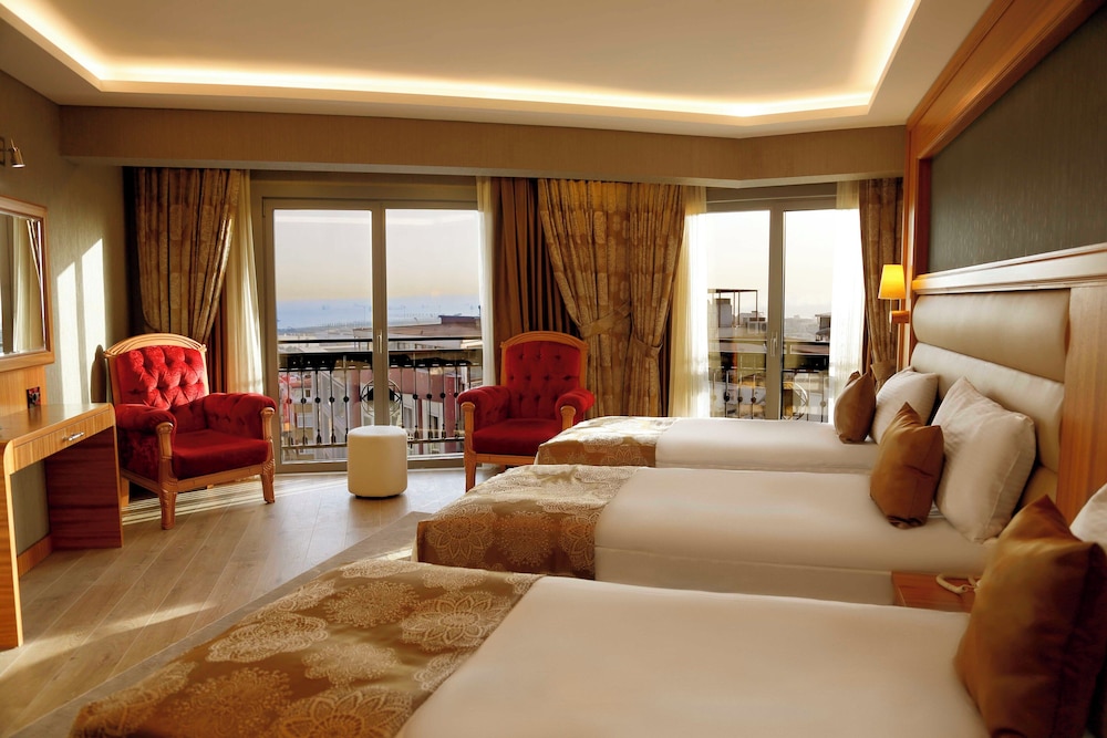 Ilkbal Deluxe Hotel 14