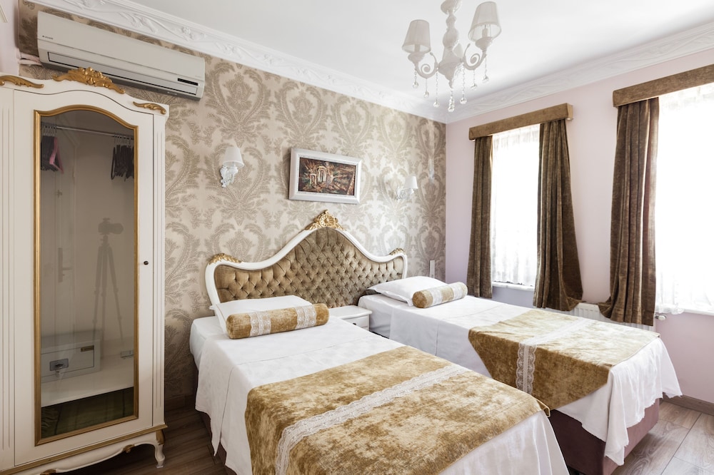 Romantic Hotel 20