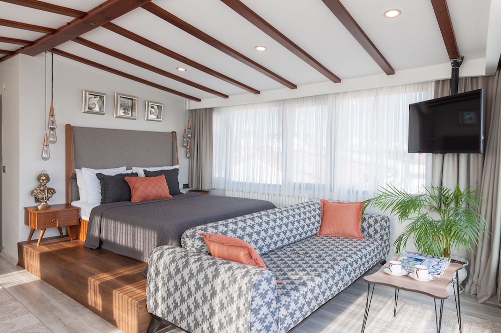 Romantic Hotel 23