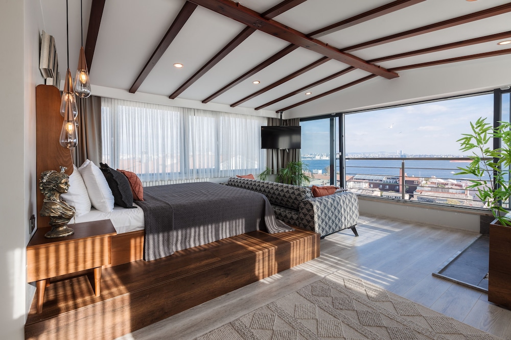 Romantic Hotel 21